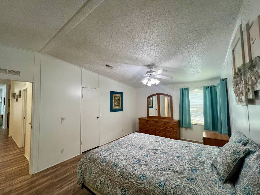 9814 Sucia Circle a Parrish, FL Mobile or Manufactured Home for Sale